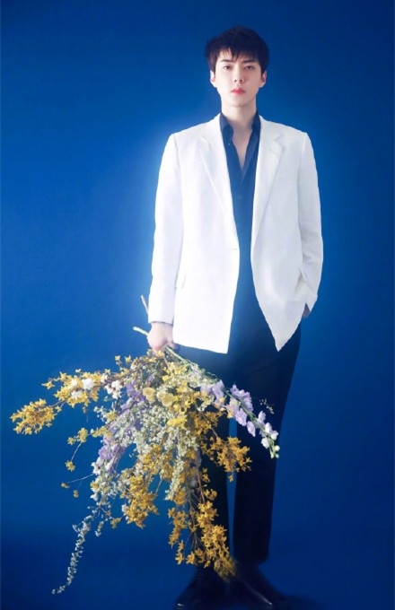 EXO忙内世勋今日迎来26岁生日 粉丝感慨时间太快