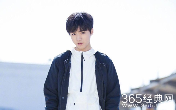 王俊凯回校体测 补考体育3000米