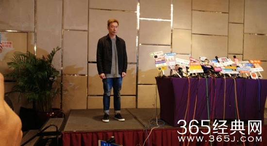 许志安召开记者会承认出轨 痛哭向郑秀文道歉