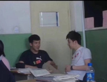 邓伦高中青涩照片流出 网友大呼从小帅到大