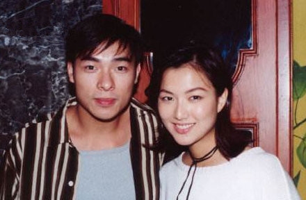 郑秀文社交网站封面换成黑色 意味心灰意冷？