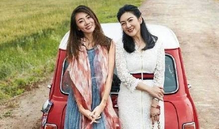 程晓玥发文悼念母亲 坚强又让人心疼