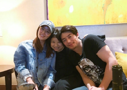 林心如探班霍建华 饶雪漫晒出探班照