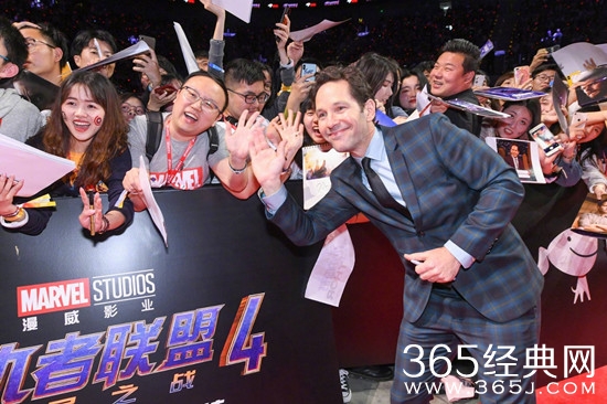 《复仇者联盟4》主创现身上海 大秀中文好圈粉