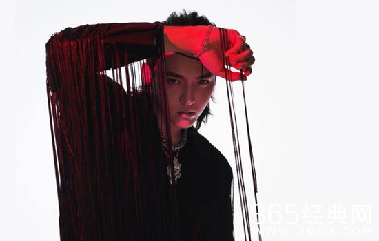 吴亦凡全新单曲《大碗宽面》上线 灵感来于两年前的陕西rap