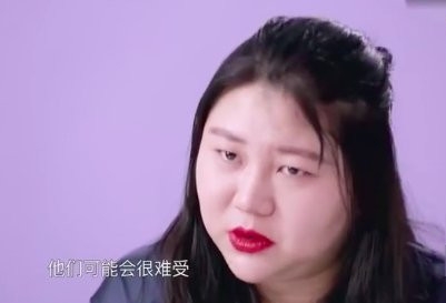 杨天真睡前给自己扎针：不敢让父母看到生活真相