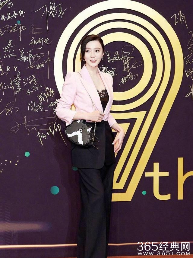 范冰冰风波后亮相 身材纤细气色好