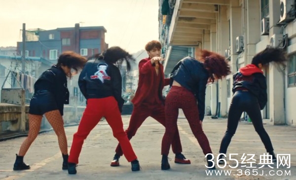 张艺兴黄金4秒火了 张艺兴黄金4秒歌曲名是什么歌