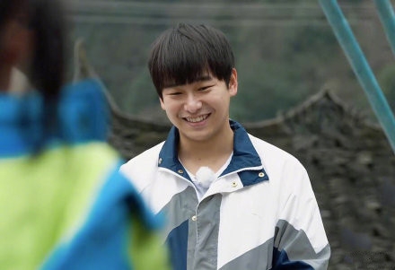 彭昱畅胖了上热搜 《向往的生活》第三季彭昱畅“整容式长胖”