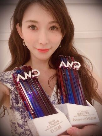 “娃娃音”同框！林志玲与丫头合影超甜美