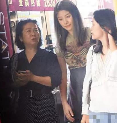 曝陈慧琳夫妇欲购半亿豪宅 持有超过20个物业