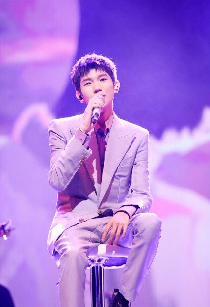 王源曝恋爱观：只要自己喜欢就会爱的死去活来