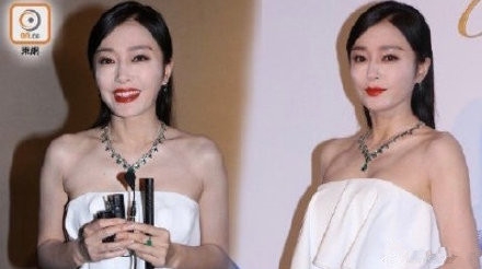 秦岚妆容浮粉 工作室斥恶意修图：又没擦你家粉