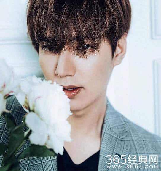 长腿欧巴李敏镐退伍回归 期待与粉丝们见面