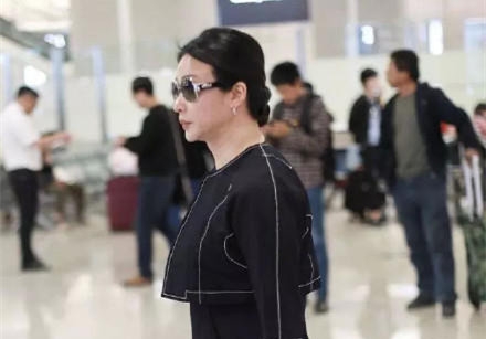 金星近照曝光：气场足 喉结突出引关注