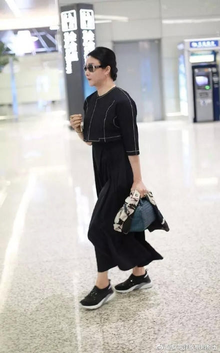 金星近照曝光：气场足 喉结突出引关注