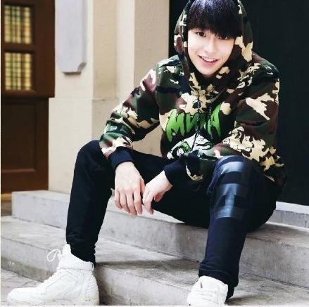 彭昱畅为什么叫素颜哥 彭昱畅家庭背景是富二代吗