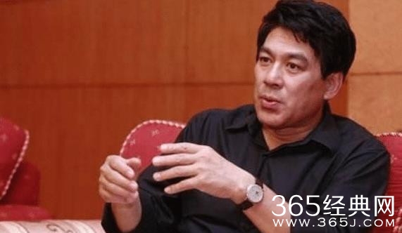 朱时茂与妙龄女子激吻被拍 被调侃“六十岁的年龄，三十岁的心”