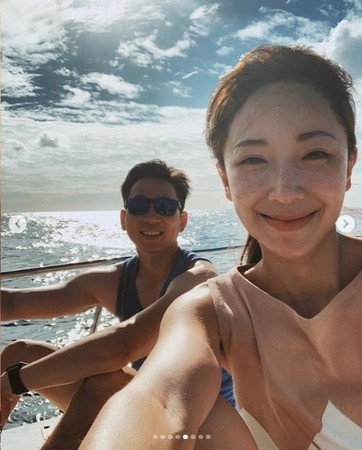 隋棠与老公度假庆结婚四周年 晒素颜美照脸有雀斑依旧美