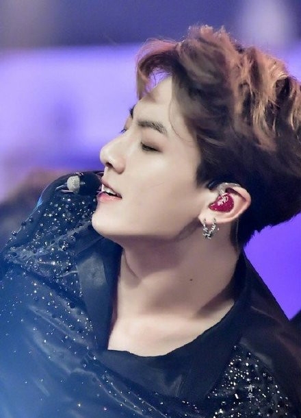 死侍瑞安·雷诺兹点赞弹少年团成员田柾国运动视频 次元壁再次被打破