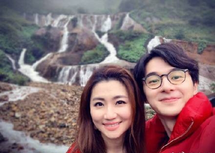 张轩睿回应与Selina恋情传闻：还需要时间