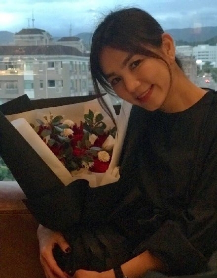 为母则刚 母亲节ella陈嘉桦自曝产后后遗症