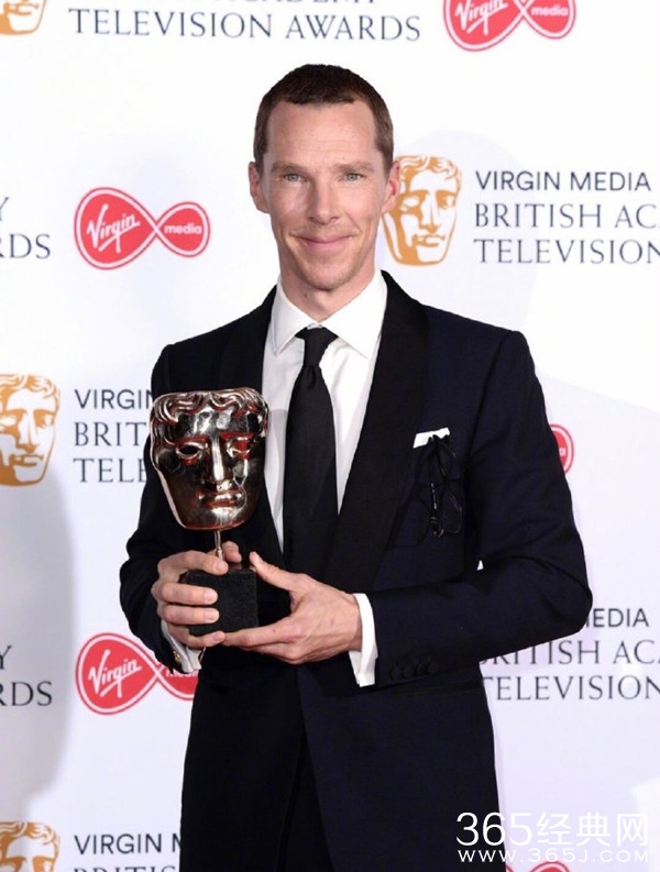 “卷福”本尼迪克特·康伯巴奇 15年等待8次提名首获英国视帝