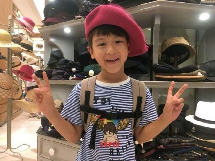 田亮儿子写诗却让老爸哭笑不得，网友：好诗啊，简直是鬼才诗人