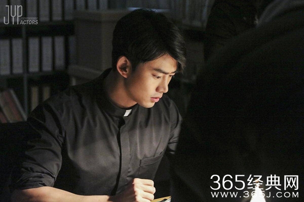 玉泽演退伍归来 将以2PM成员及演员身份继续活动