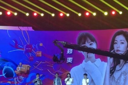 郑爽确认参加《女儿们的恋爱》第二季 公开与男友张恒的爱情世界