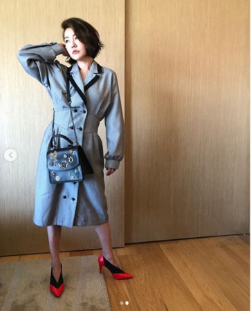 小S晒照被批“老了退休吧” 霸气回应：封锁你了消失吧