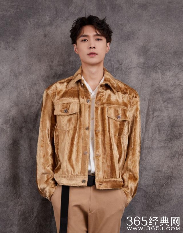 张艺兴亮相亚洲文化嘉年华 正能量青年形象备受认可