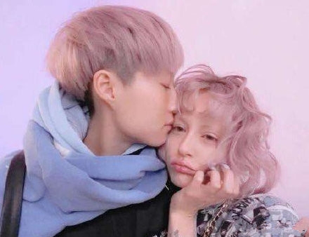 吴卓林妻子澄清婚变传闻 言论被指在暗讽成龙