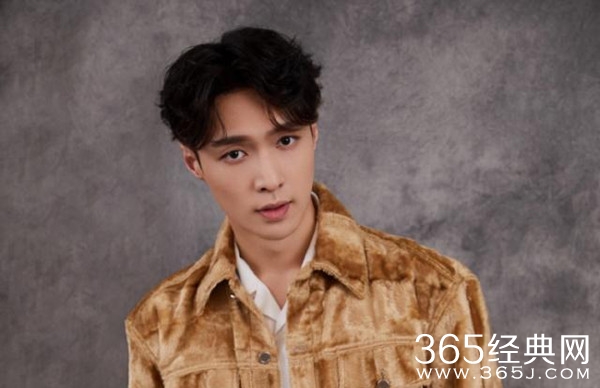 张艺兴亮相亚洲文化嘉年华 正能量青年形象备受认可