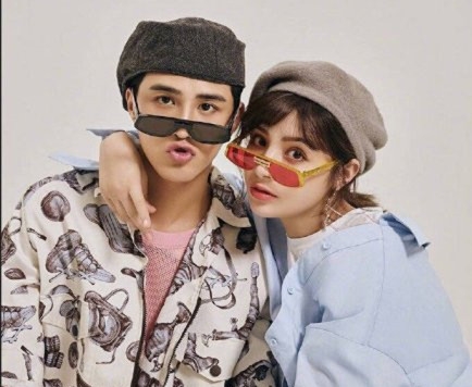 姜潮发文麦迪娜顺利产子 姜潮麦迪娜升级当爸妈