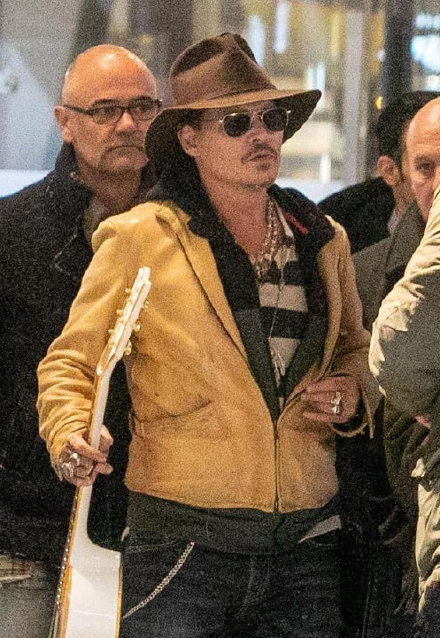 德普发声明指控前妻对他长期家暴 称被她无数次拳打脚踢