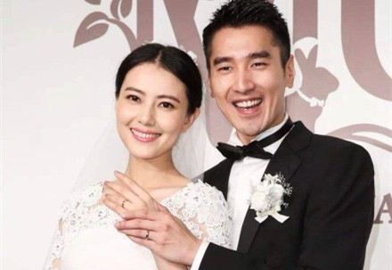 赵又廷发文高圆圆顺利产女 母女平安