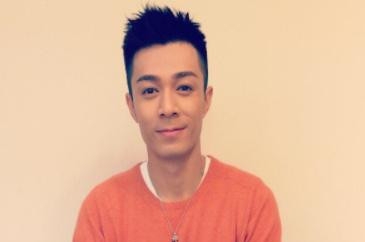 周柏豪大赞绯闻对象邓佩仪 称有太太信任足够