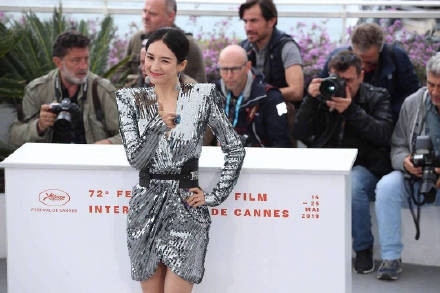 章子怡泡面只吃四口 难怪身材依旧纤细苗条