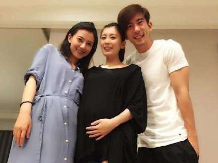 贾静雯是高圆圆女儿的干妈 迫不及待要去见干女儿