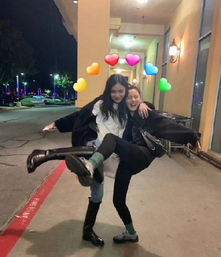 宋祖儿21岁生日 林允零点准时为宋祖儿庆生