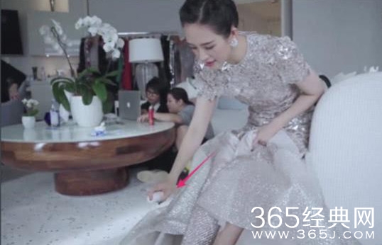 章子怡高跟鞋神器火了 陈法蓉也留言追问