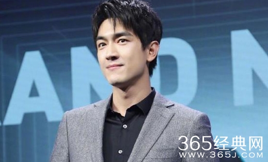 林更新身材火爆 晒健身照肌肉线条性感