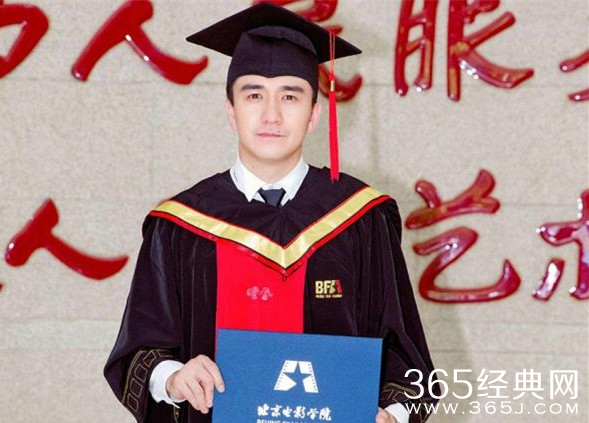 翟天临被毕业生“骂上”热搜 一人之力改变毕业难度