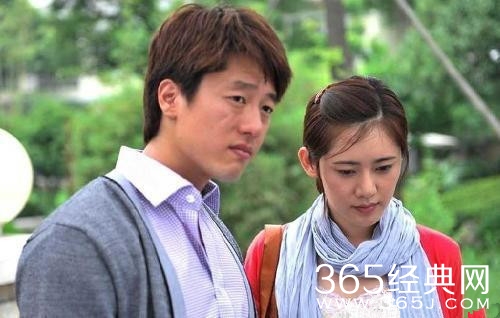 凌潇肃参加秋瓷炫补办的婚礼 被网友调侃曾经的世贤变大叔