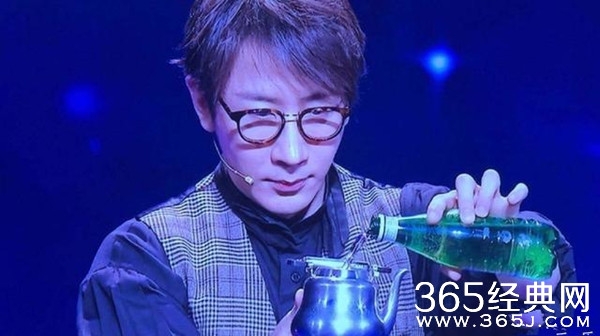 刘谦首次带妻儿公开亮相 太太肤白貌美背景惊人！