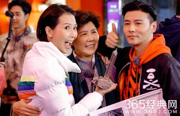 《我最爱的女人们》蔡少芬谈求婚时细节难掩幸福