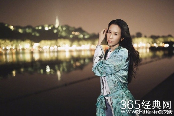 莫文蔚夜游西湖 魔鬼身材宛似少女