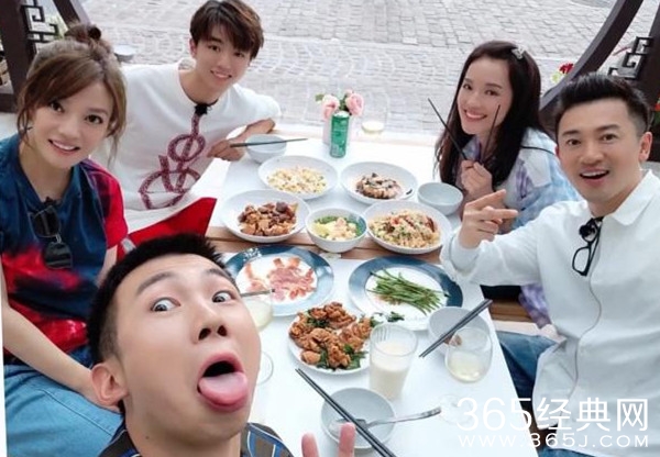 《中餐厅3》王俊凯续约 杨紫或将代替赵薇出演