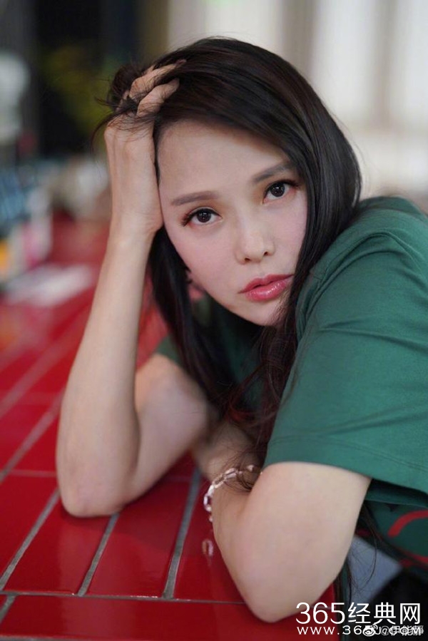 50岁伊能静小腹微隆 被疑再度怀孕